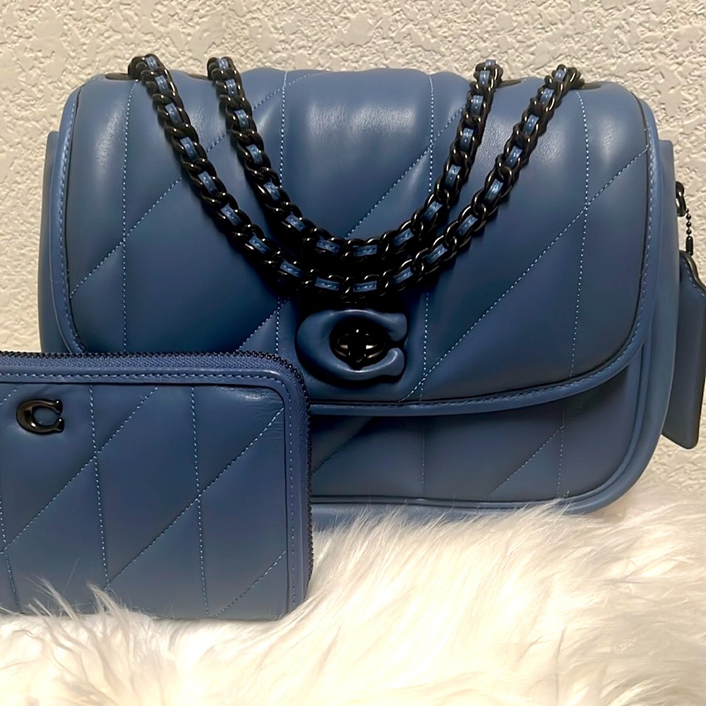 Coach Quilted Pillow Madison in washed Chambray